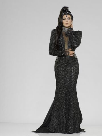 File:3PromoQueen8.jpg