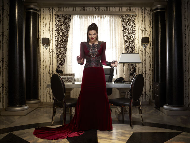 File:2PromoQueen18.jpg