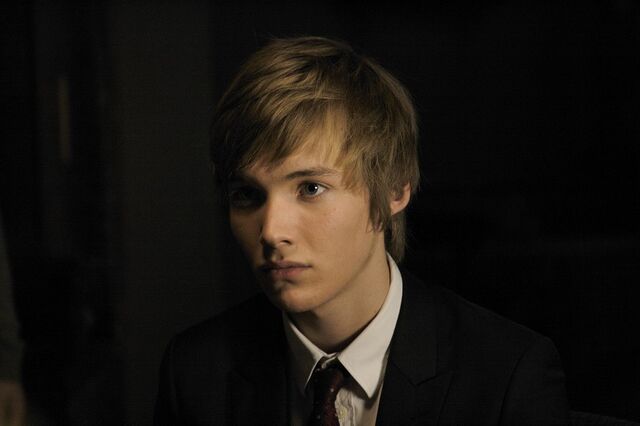 File:Toby Regbo 2.jpg