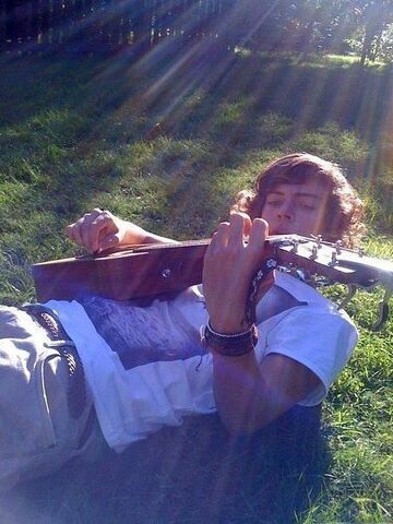 File:Harryguitar.jpg