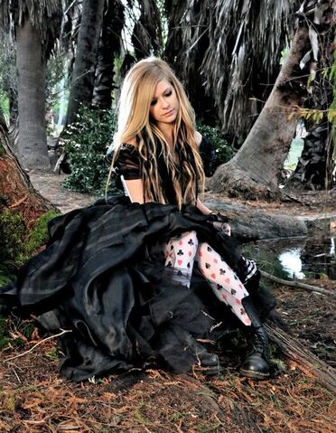 File:Avril Lavigne Alice.jpg
