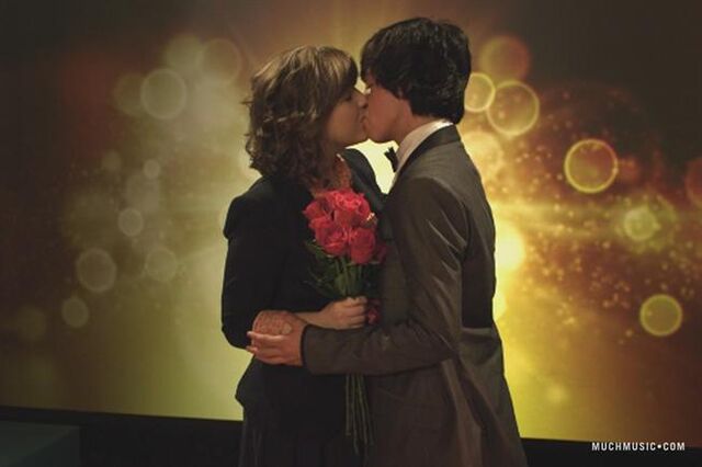 File:Eclare awww!.jpg
