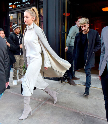 File:Gallery-1452096096-gigi-zayn.jpg