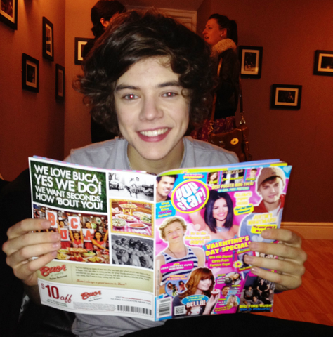 File:Harrywithpopstar.png