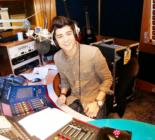 File:Zaynhitstakeover.png