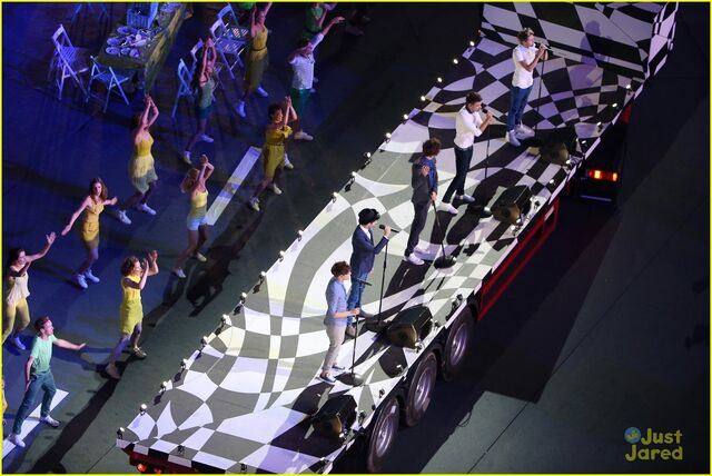 File:One-direction-closing-olympics-01.jpg