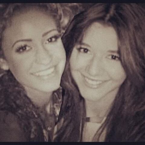 Datei:Danielle-peazer-and-eleanor-calder-gif-49.jpg
