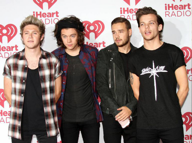 File:One Direction without Zayn.png