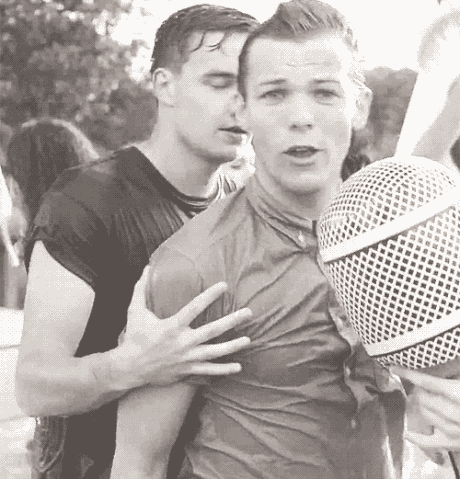 File:Tumblr mans4in0wK1r3wk77o1 500.gif
