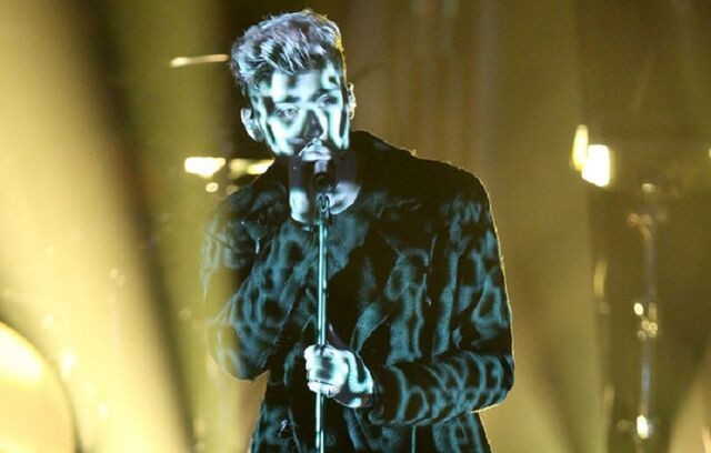 File:Zayn-performs-its-you-on-the-tonight-show.jpg