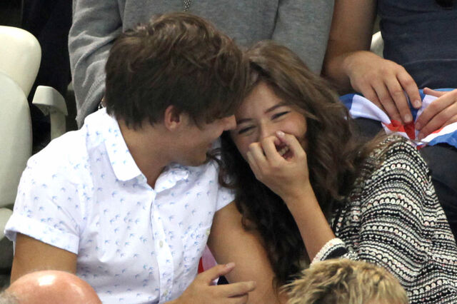 Datei:Louis+Tomlinson+Eleanor+Calder+David+Beckham+qXcDhEgGpHBx.jpg