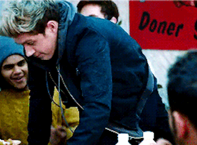 File:Niall-horan-jump-on-table.gif