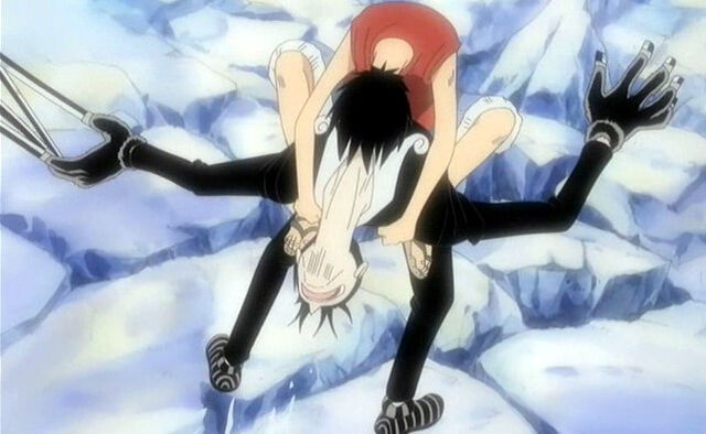 Archivo:Luffy derrota a Kuro.jpg