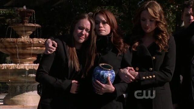 File:715funeralsisters.jpg