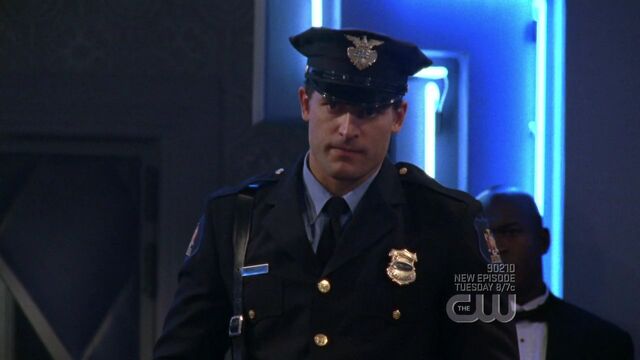 File:611 officer owen.jpg
