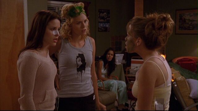 File:208 the girls argue.jpg