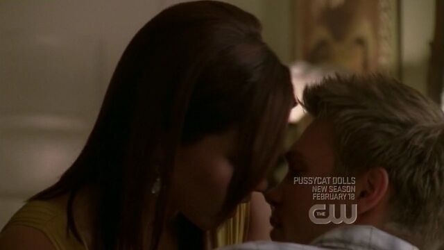 File:505 l kisses b.jpg