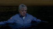 Sam Healy geht ins Wasser - Angestellte des Monats.png