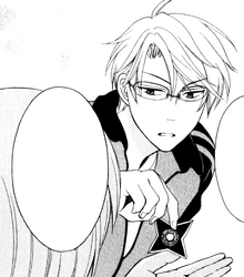 Yui teaching Mafuyu how to throw shuriken