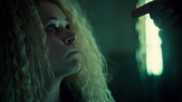 File:OrphanBlackS01E090466.jpg