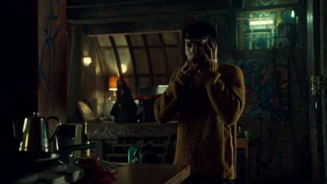 File:OrphanBlackS01E08-1514.jpg