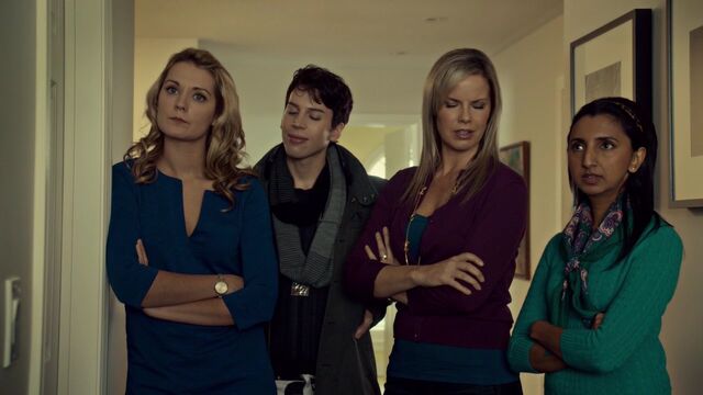 File:OrphanBlackS01E091520.jpg