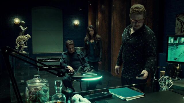 File:OrphanBlackS01E07-2147.jpg