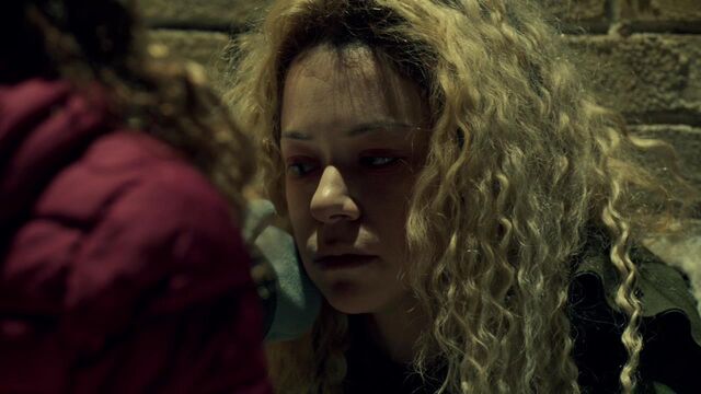 File:OrphanBlackS01E08-2468.jpg