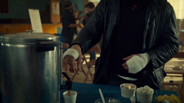 File:OrphanBlackS01E10 1339.jpg