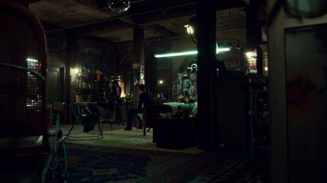 File:OrphanBlackS01E07-2401.jpg