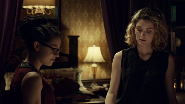 File:OrphanBlackS01E07-2464.jpg