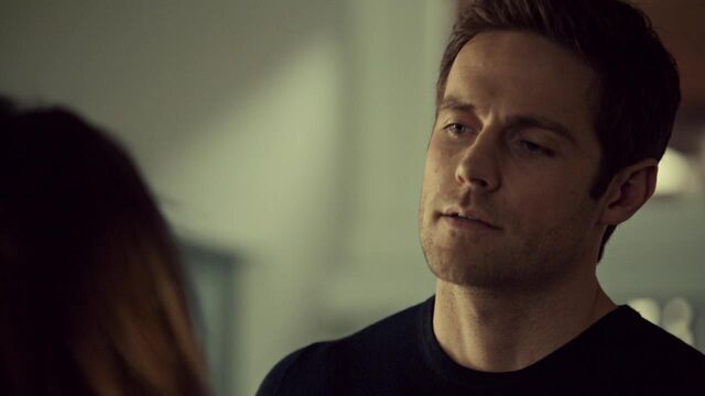 File:OrphanBlackS01E07-0810.jpg