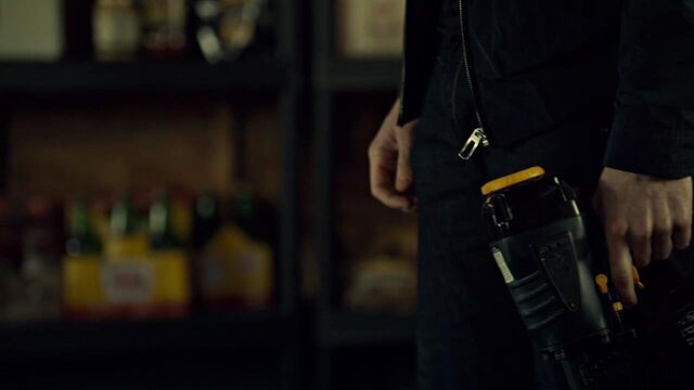 File:OrphanBlackS01E06-2109.jpg