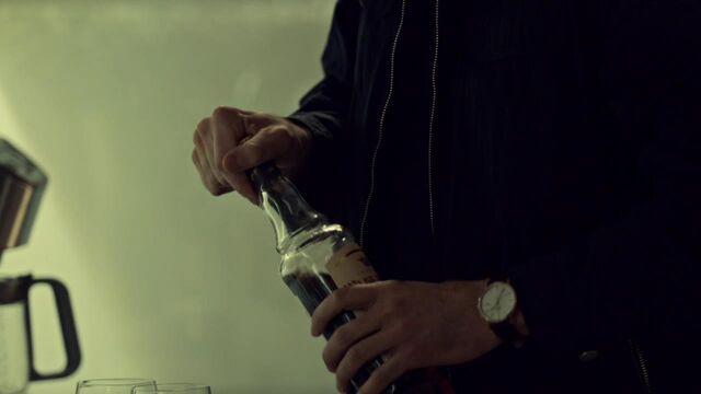 File:OrphanBlackS01E06-2440.jpg
