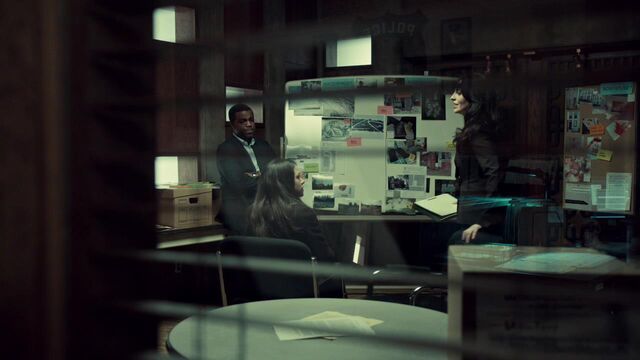 File:OrphanBlackS01E08-0939.jpg