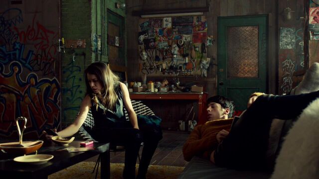 File:OrphanBlackS01E08-0699.jpg