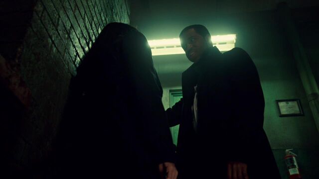 File:OrphanBlackS01E08-2214.jpg