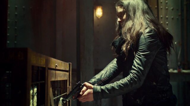 File:OrphanBlackS01E092087.jpg