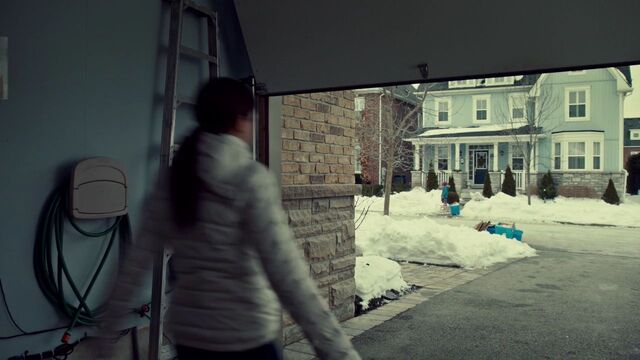 File:OrphanBlackS01E10 1326.jpg