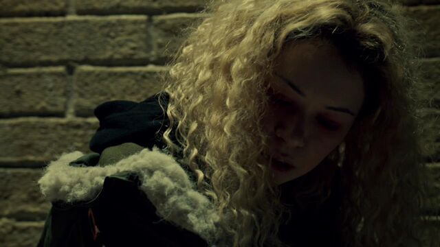 File:OrphanBlackS01E08-2450.jpg