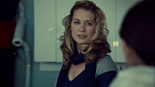 File:OrphanBlackS01E10 1199.jpg