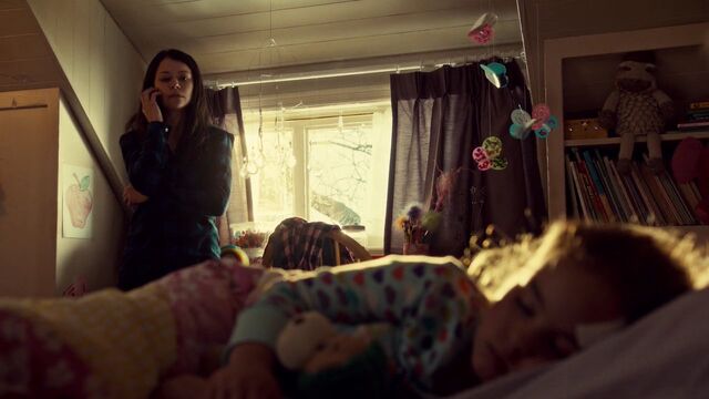 File:OrphanBlackS01E090471.jpg