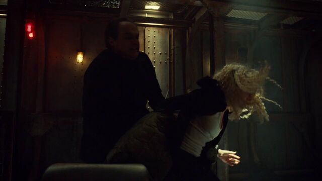 File:OrphanBlackS01E090754.jpg