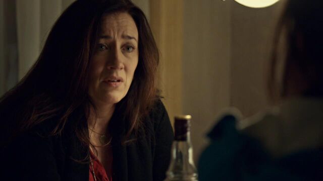 File:OrphanBlackS01E08-2009.jpg