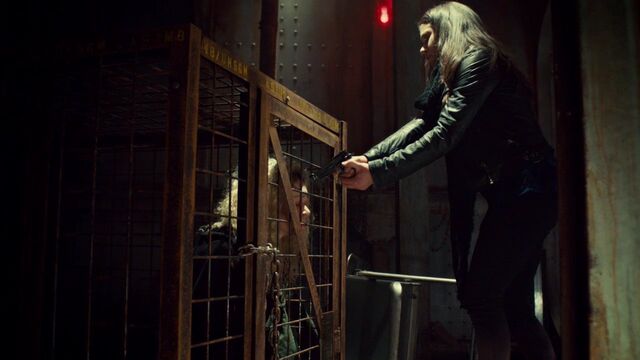 File:OrphanBlackS01E092100.jpg