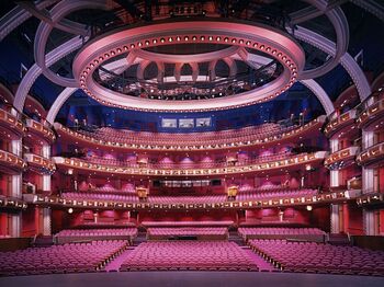 Kodak-theatre-06-734x550