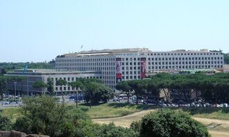 800px-FAO sede.jpg