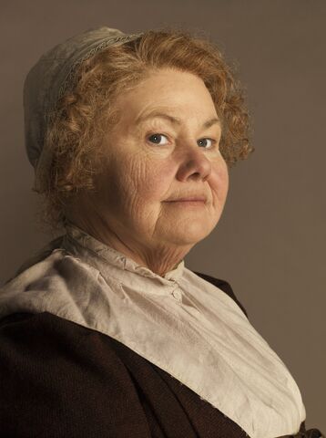 File:Annette-Badland-as-Mrs-Fitzgibbons.jpg