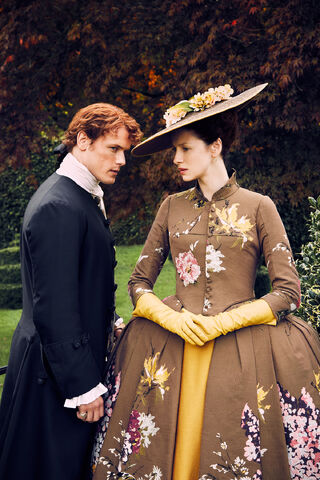 File:S2-Jamie-Claire.jpg
