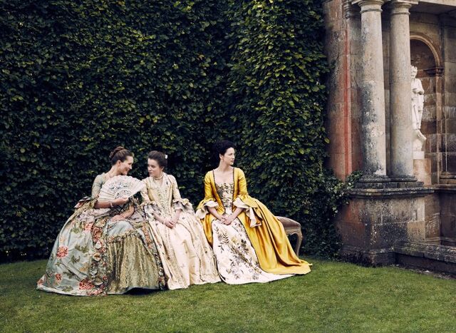 File:S02E06-Claire, Louise, and Mary.jpg